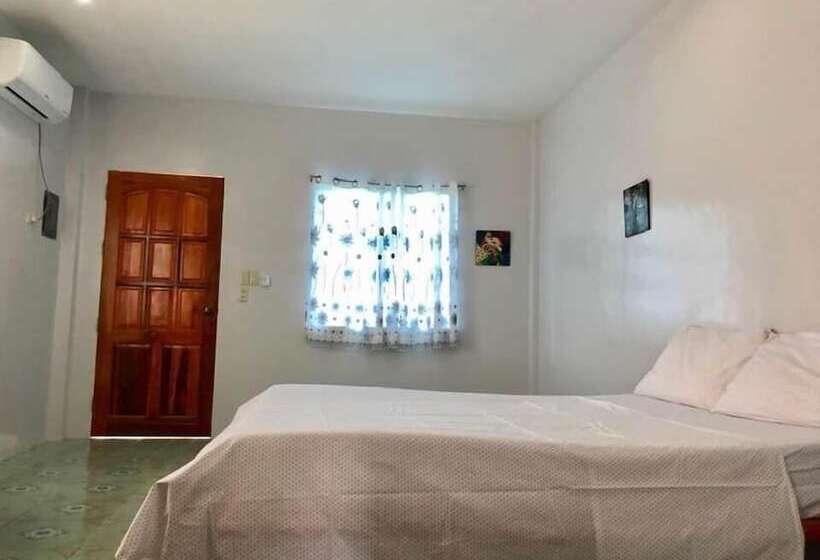 هتل Honeycomb Tourist Inn