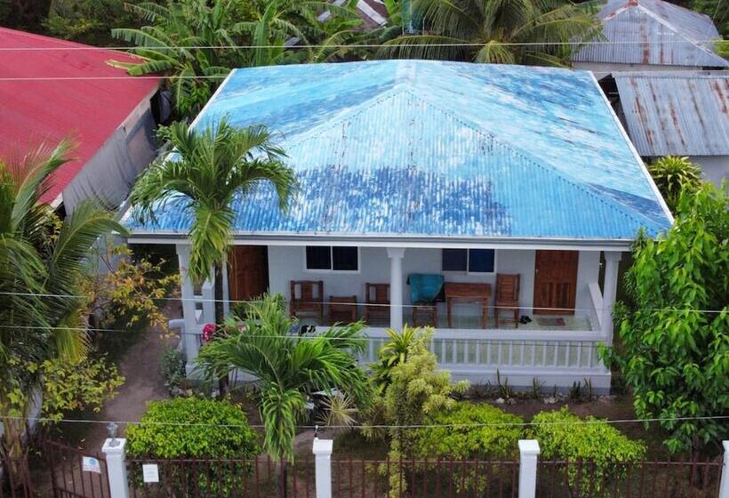 هتل Honeycomb Tourist Inn