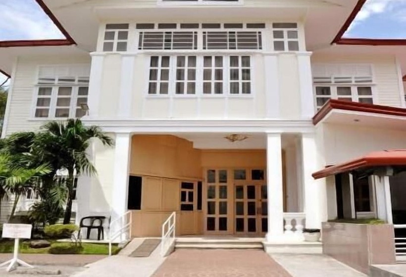 هتل Honeycomb Tourist Inn