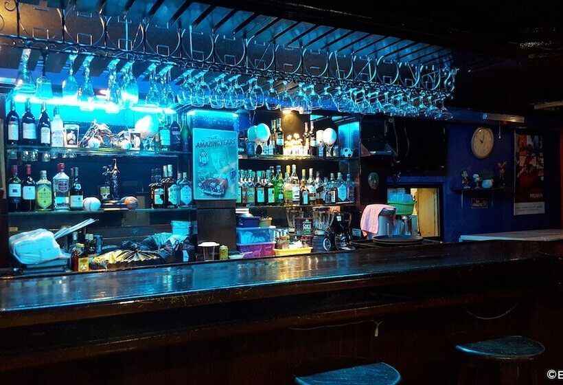 هتل Honeycomb Tourist Inn