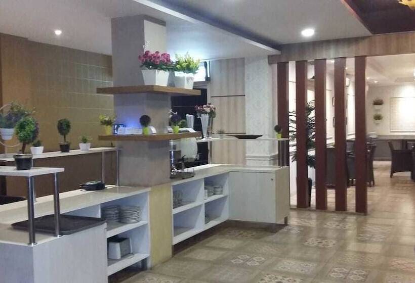 Отель Horison Altama Pandeglang