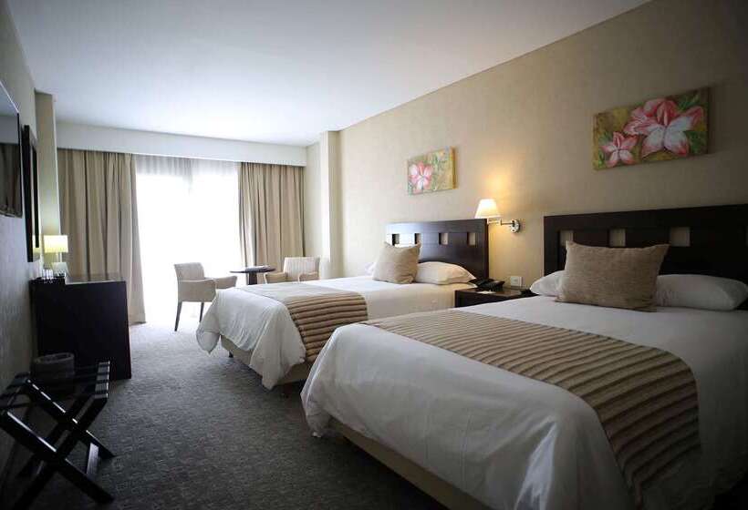 فندق Howard Johnson By Wyndham Funes