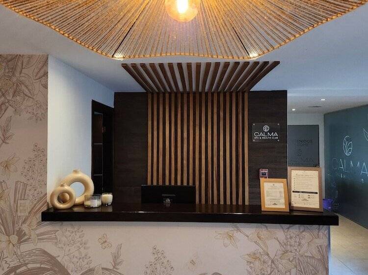 فندق Howard Johnson By Wyndham Funes