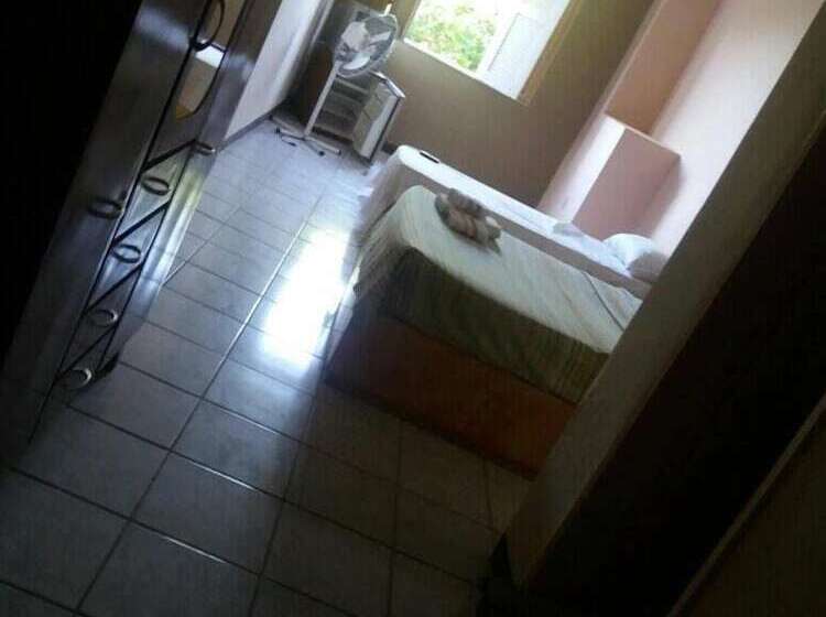 בית מלון כפרי Iparana Paradise