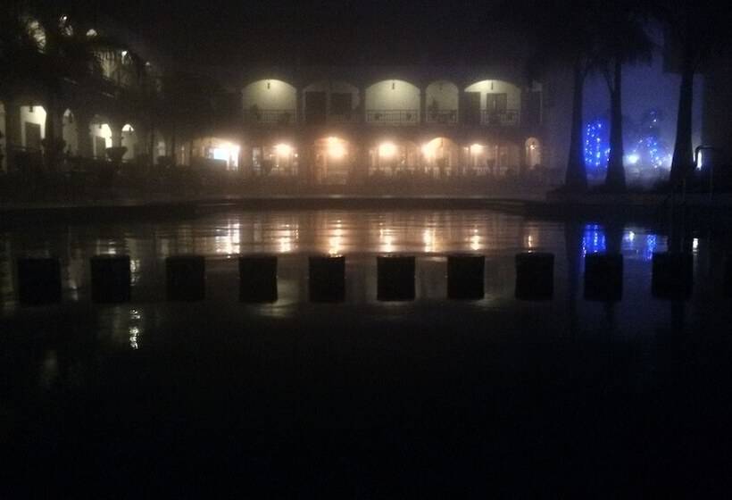 בית מלון כפרי Kumararaja Palace