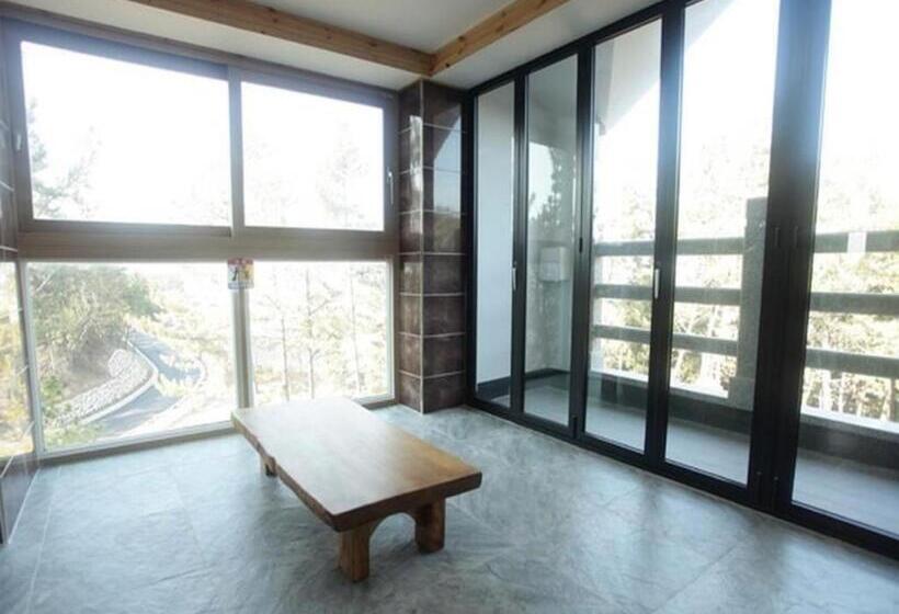 호텔 Mangsang Haeorum Family