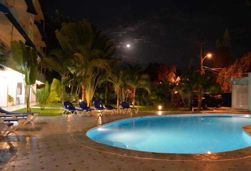 ホテル New Garden