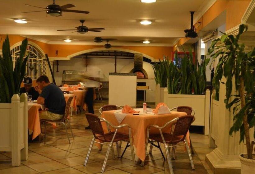 ホテル New Garden