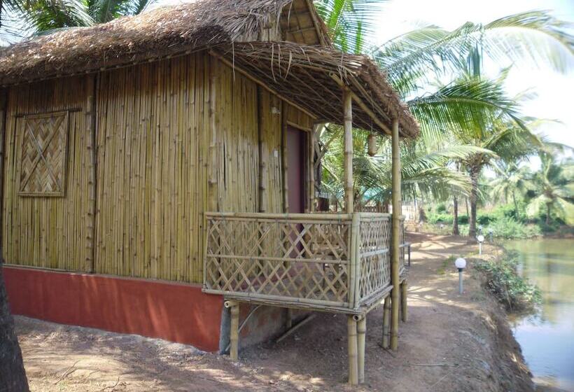 酒店 Om Lake Resort