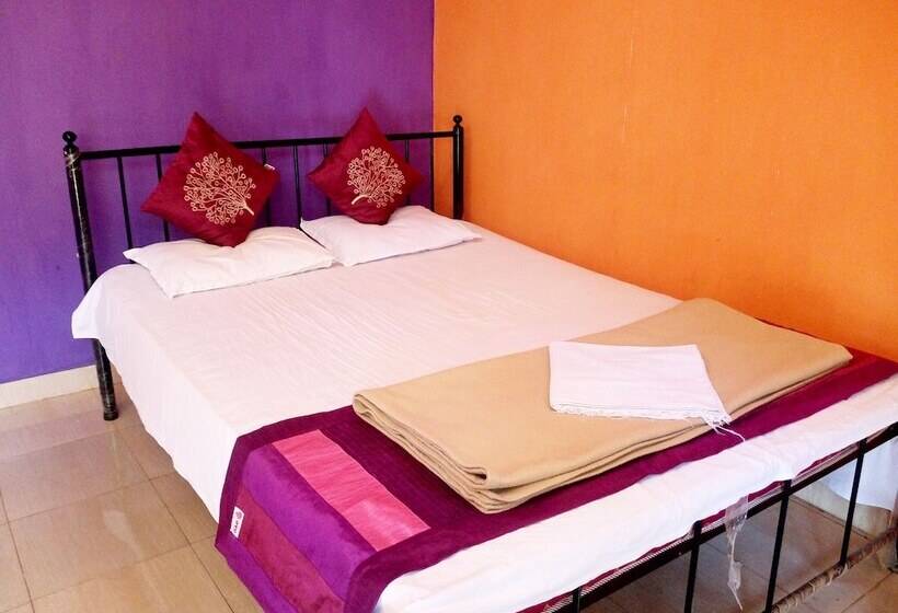 酒店 Om Lake Resort