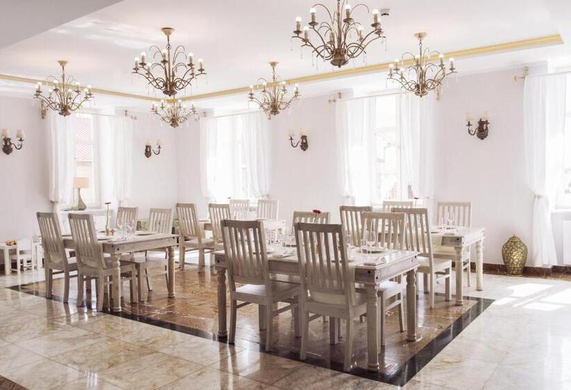 فندق Orient Palace