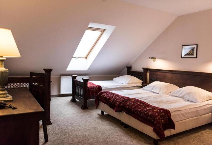 فندق Orient Palace