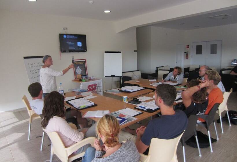 Hotel Protaras Tennis And Country Club