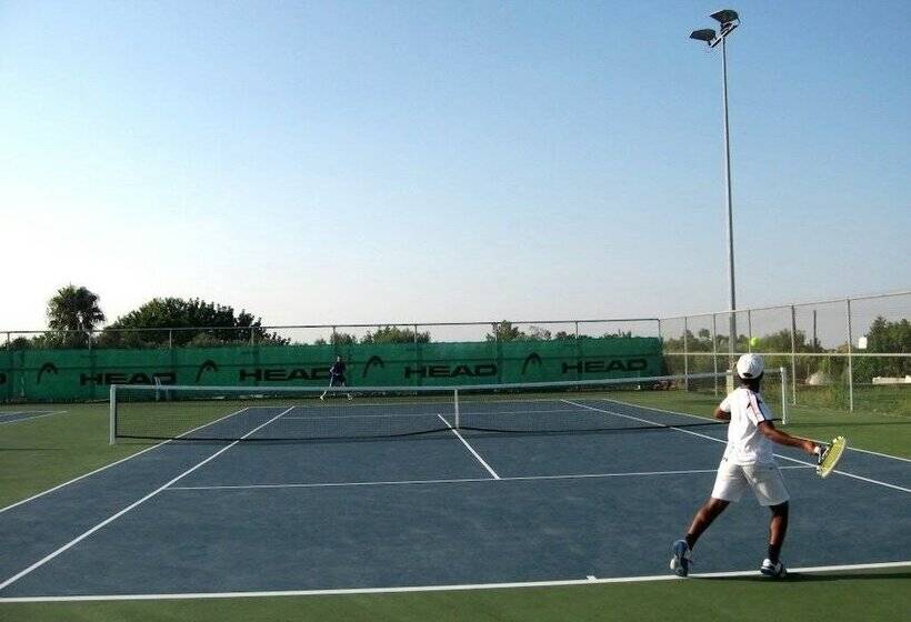Hotel Protaras Tennis And Country Club