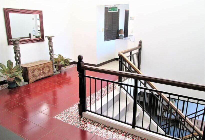 Отель St. Nicolas Inn