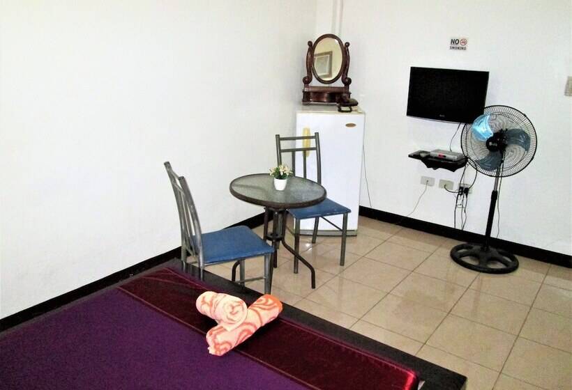 Отель St. Nicolas Inn