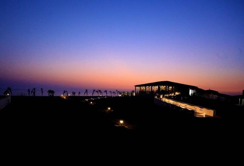Отель Serena Beach Resort