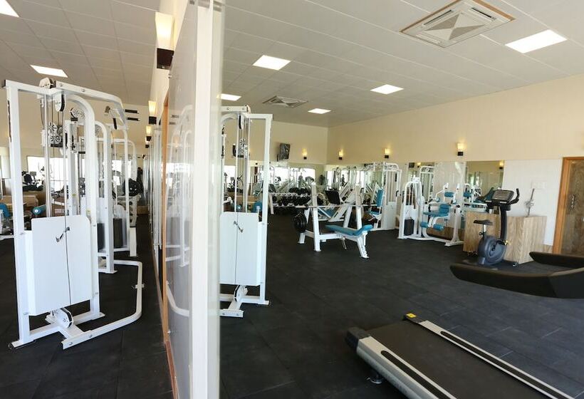 Отель Serena Beach Resort