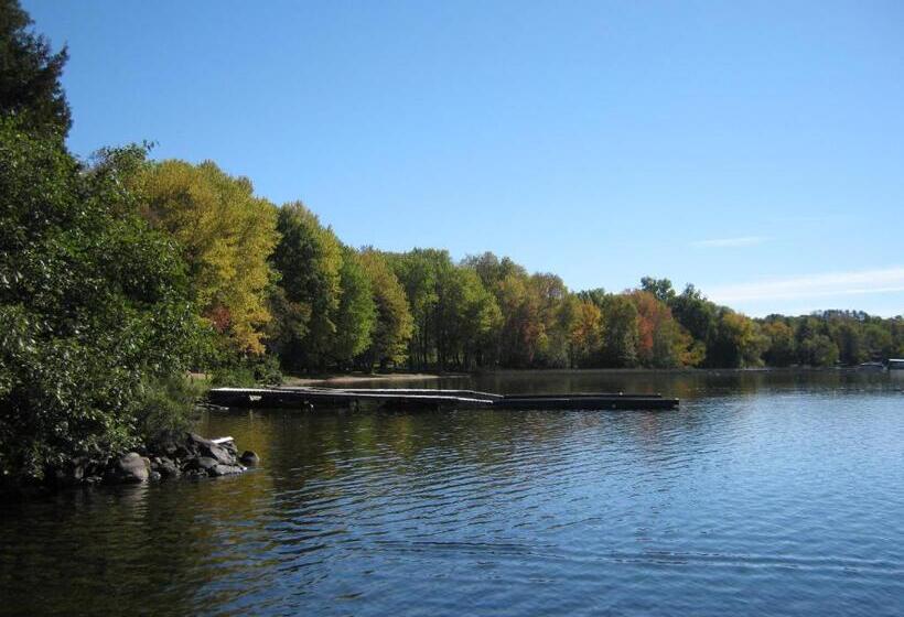 فندق Tally Ho Inn