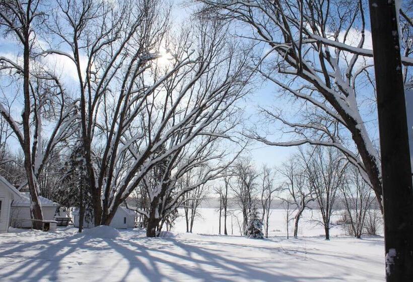 فندق Tally Ho Inn