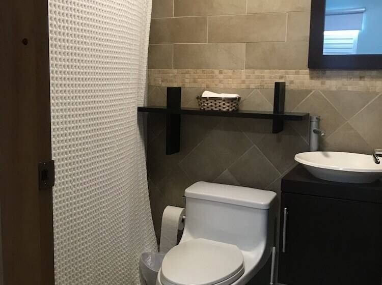 Отель Tarpon's Nest Lodge