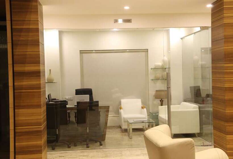 Отель The Fern Residency Mundra