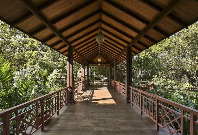 فندق The Fern Samali Resort