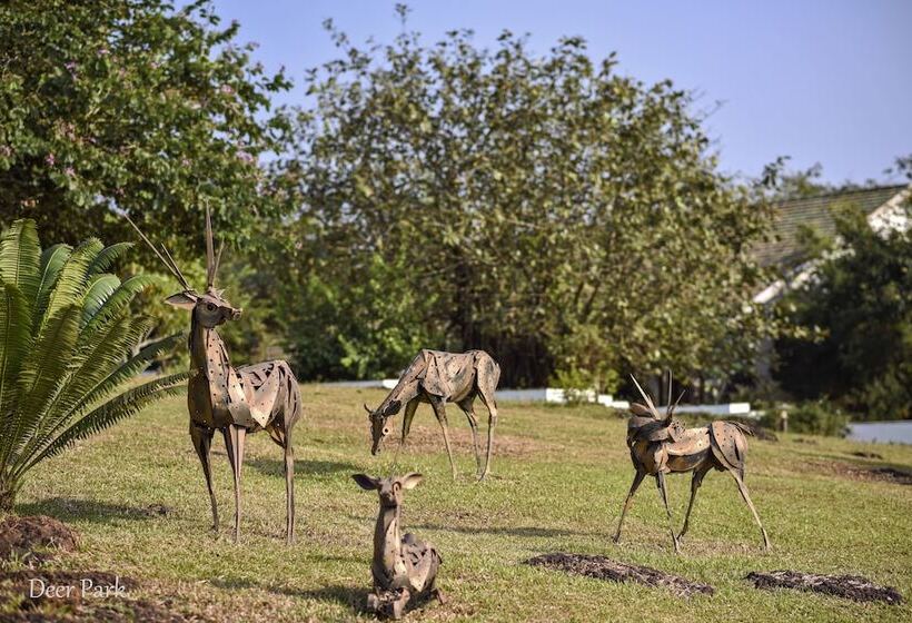 בית מלון כפרי The Fern Samali Resort