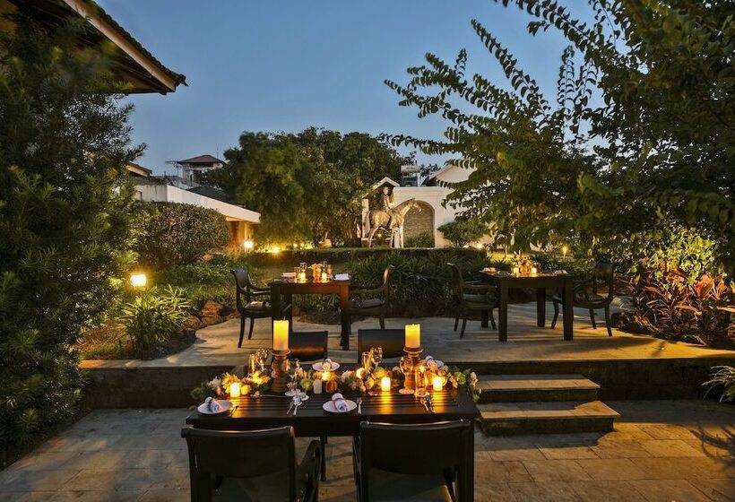 בית מלון כפרי The Fern Samali Resort