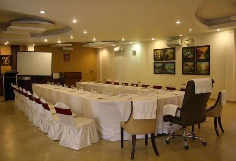 فندق United 21 Grassland