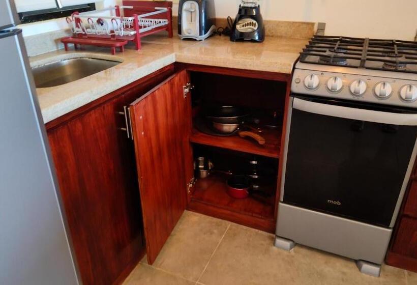 ホテル Vela S Condos Ocean Front