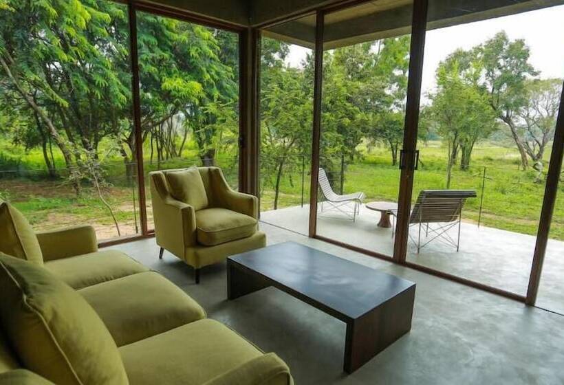 Отель Wild Grass Nature Resort