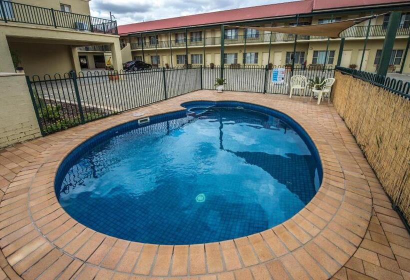 מוטל Golden Guitar Motor Inn