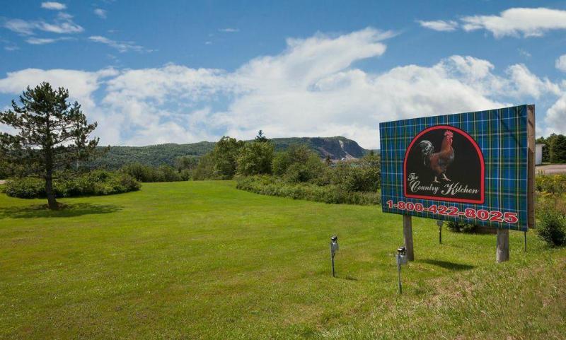 فندق على الطريق Hearthstone Inn Port Hawkesbury