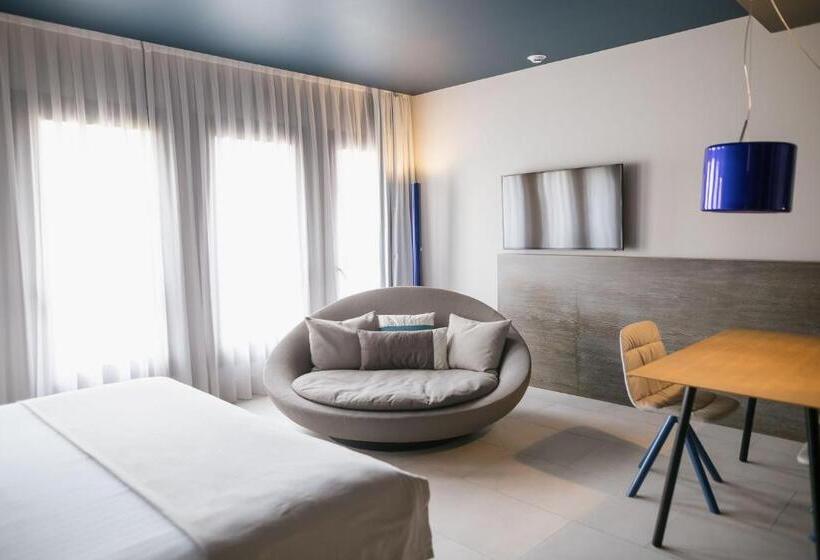 Myr  Plaza Mercado & Spa