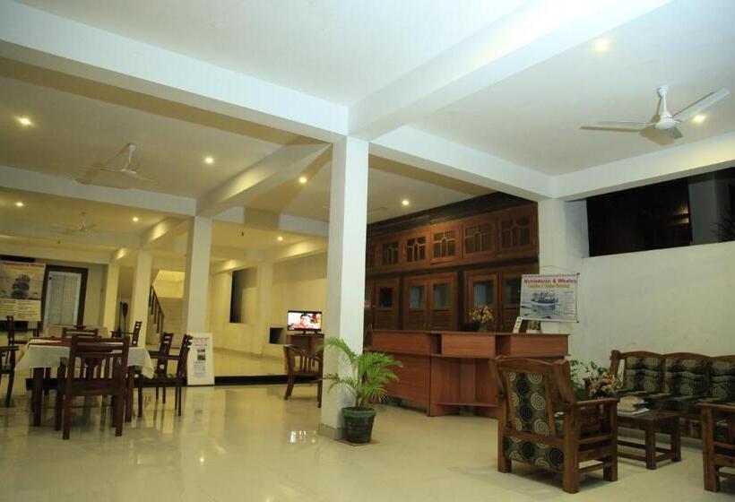 פנסיון Adana Beach Resort