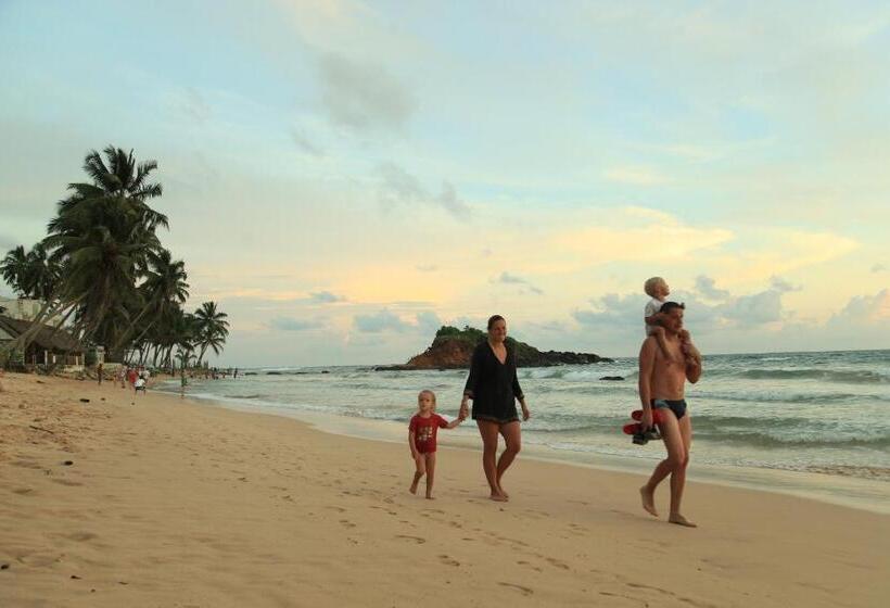 פנסיון Adana Beach Resort