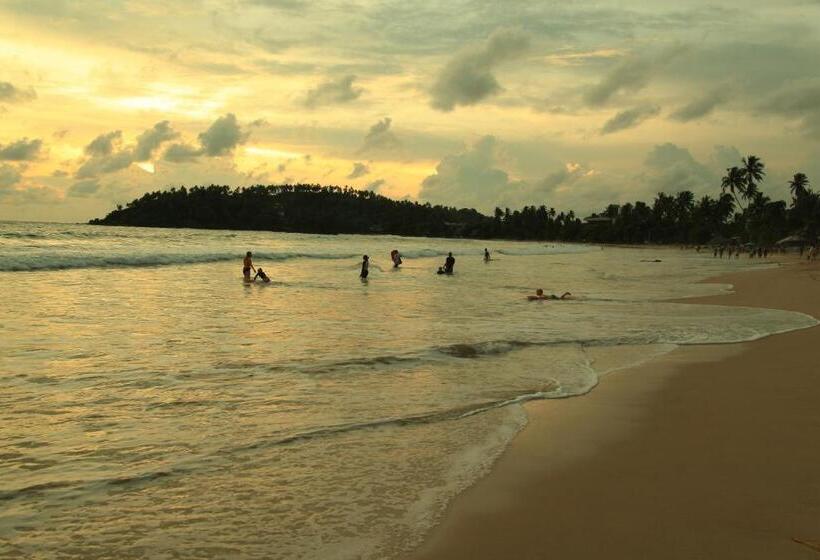 פנסיון Adana Beach Resort