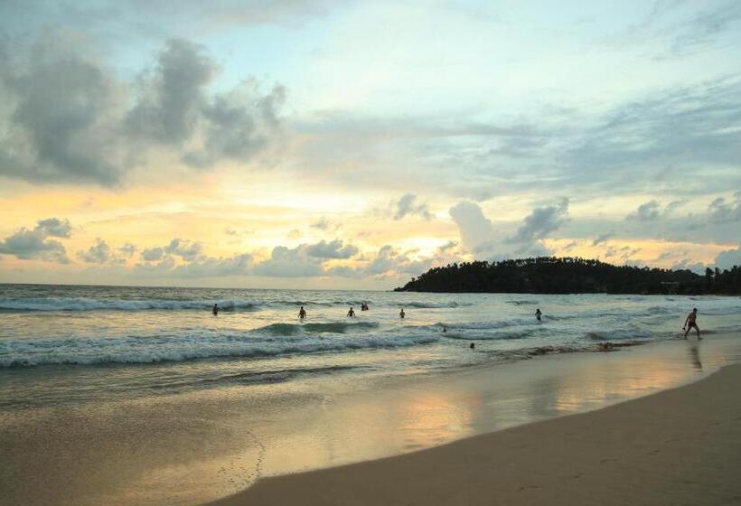 פנסיון Adana Beach Resort