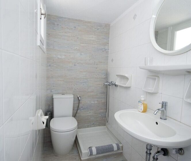 פנסיון Asimina