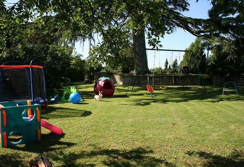 펜션 Domaine De Chantageasse