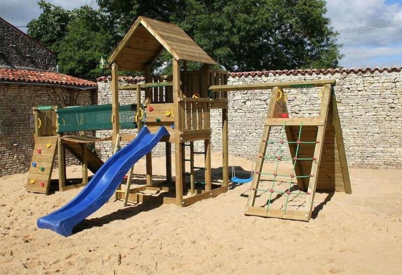 펜션 Domaine De Chantageasse