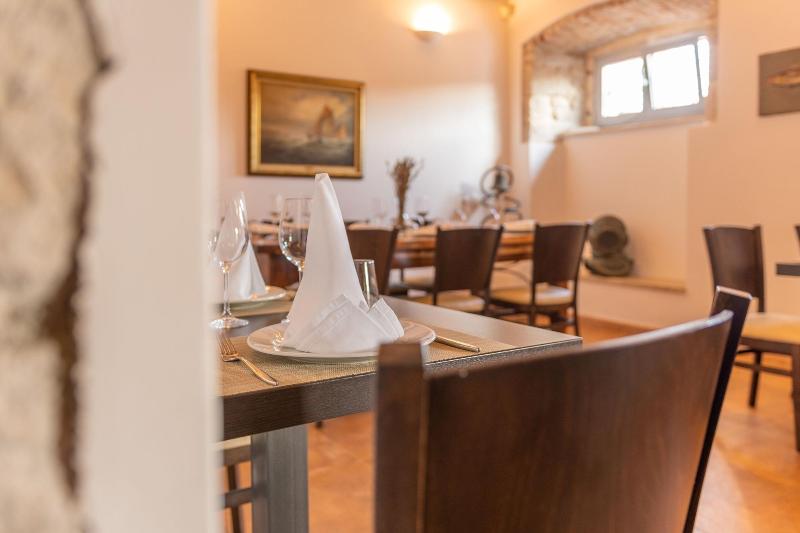 بنسيون B&b Heritage Villa Apolon