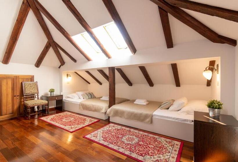 بنسيون B&b Heritage Villa Apolon