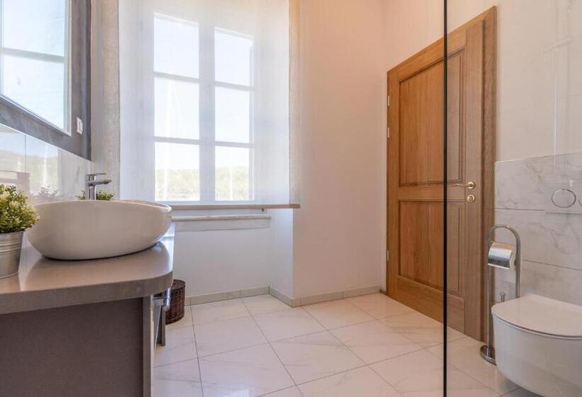 بنسيون B&b Heritage Villa Apolon