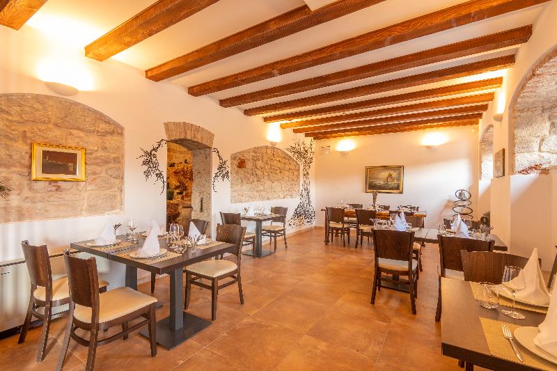 بنسيون B&b Heritage Villa Apolon