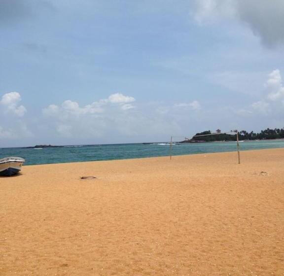 بنسيون Holiday Inn Unawatuna