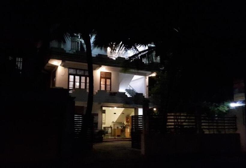 بنسيون Holiday Inn Unawatuna