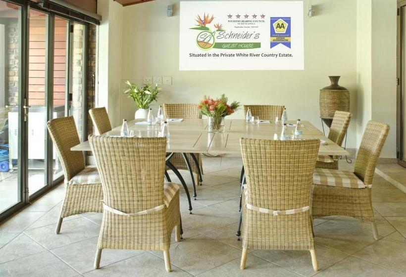 ペンション Schneiders Boutique