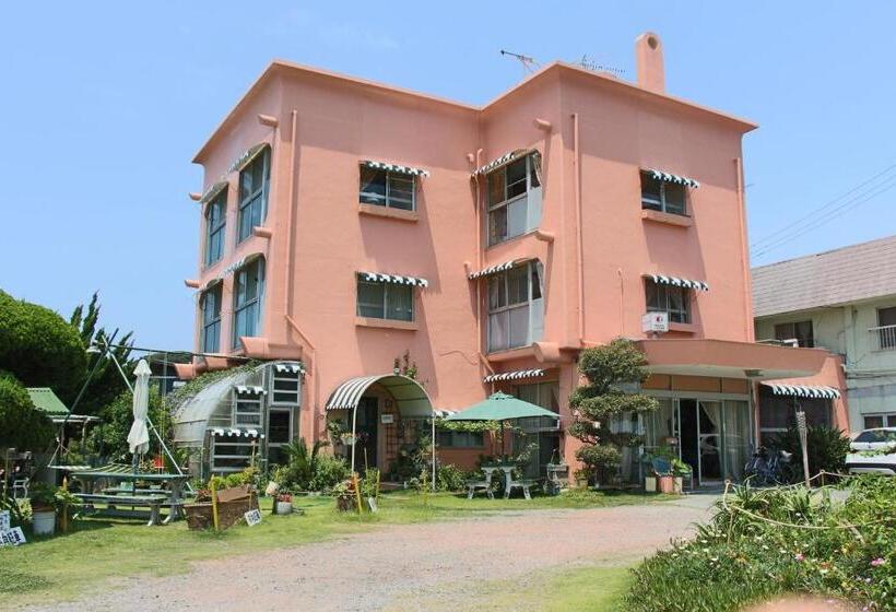 Пансион Shirahama Club